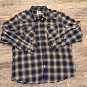 Wrangler Black and Tan Plaid Button-Down Shirt